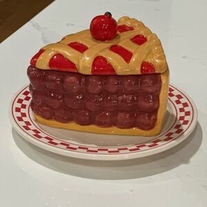 Cherry Pie Slice Ceramic Dish with top